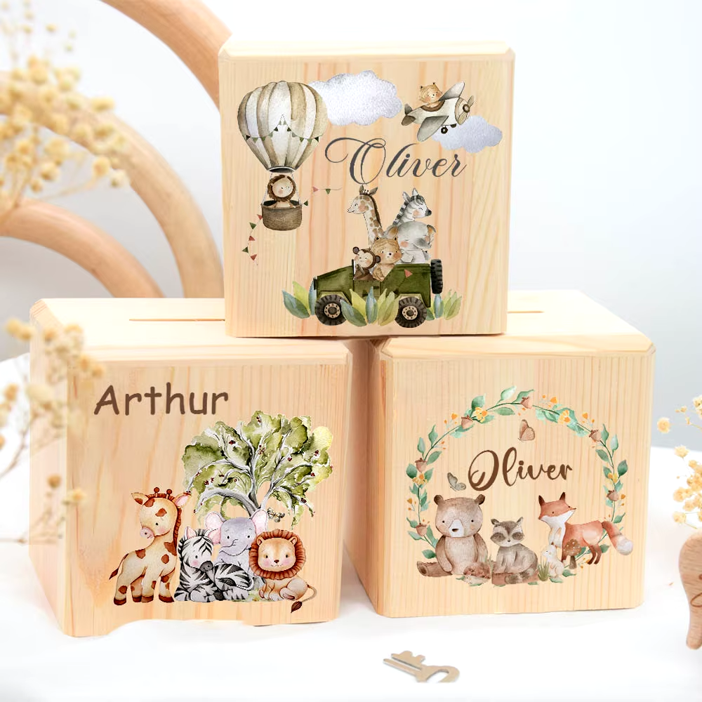 Personalisierte Spardose aus Holz mit Safari Tieren