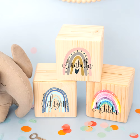 Personalisierte Regenbogen Spardose aus Holz