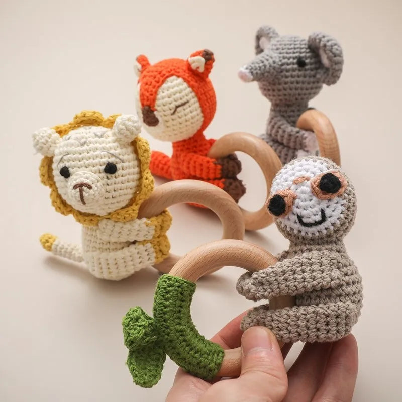 Natürlicher Beißring aus Holz & Baumwolle – Elefant, Fuchs, Löwe oder Faultier